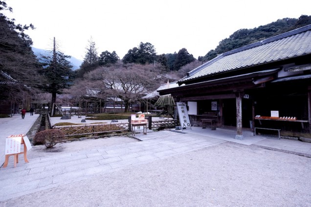 雷山千如寺大悲王院では雪も舞ってました