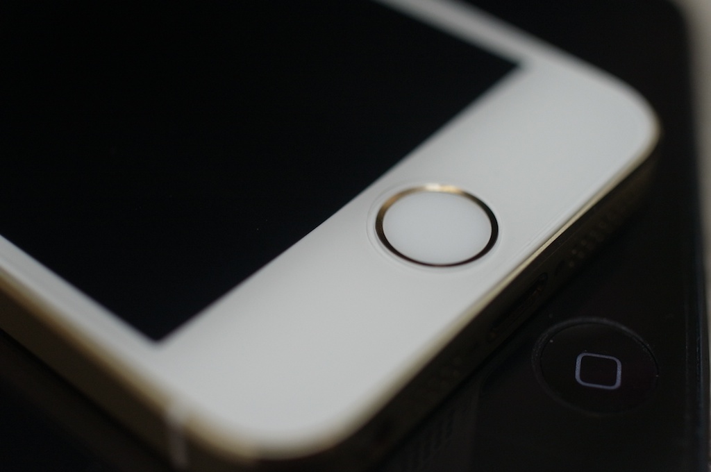 iPhone 5sの指紋認証センサーの快適さとiPad起動時の違和感