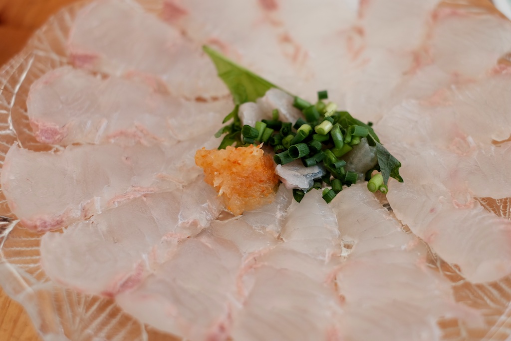 ケンちゃんかき（船越漁港） – 牡蠣以外のメニューも豊富で刺身も美味い！大満足できる牡蠣小屋！